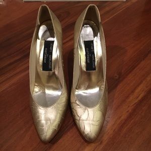 Stuart Weitzman Gold Vintage Pumps